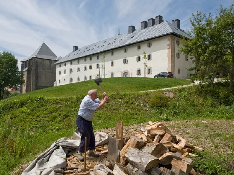 Albergue-de-peregrinos-Roncesvalles-1-1