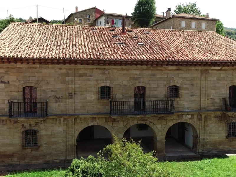 Edificio-rectoria-de-Puentepumar-sede-Fundacion-Botin-1-scaled