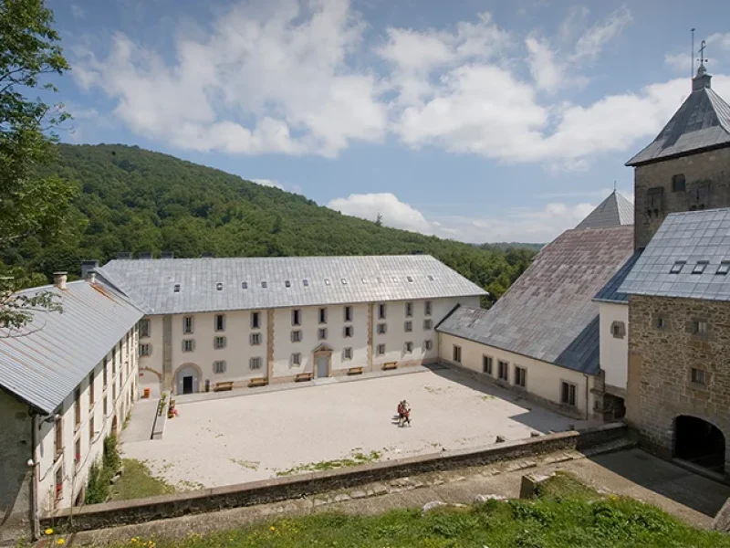 Nuevo-albergue-de-peregrinos-Roncesvalles-Vista